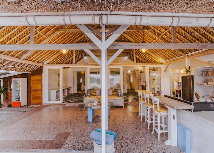 Villa Waru