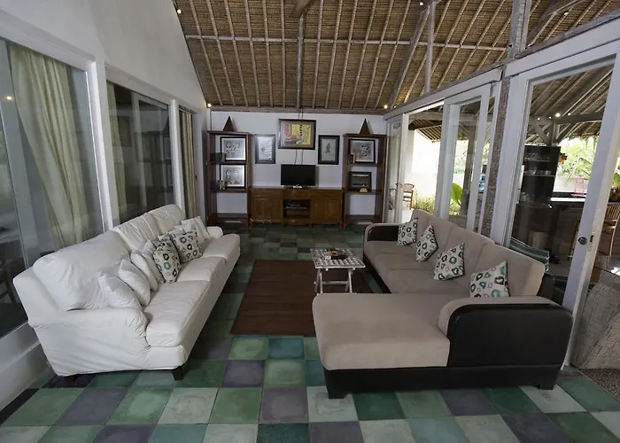 Villa Waru